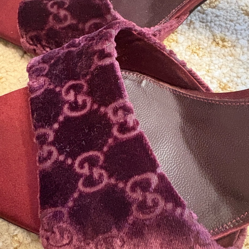 Gucci Burgundy Velvet Mules - Picture 15 of 15